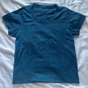 Lululemon heathered blue short sleeve shirt